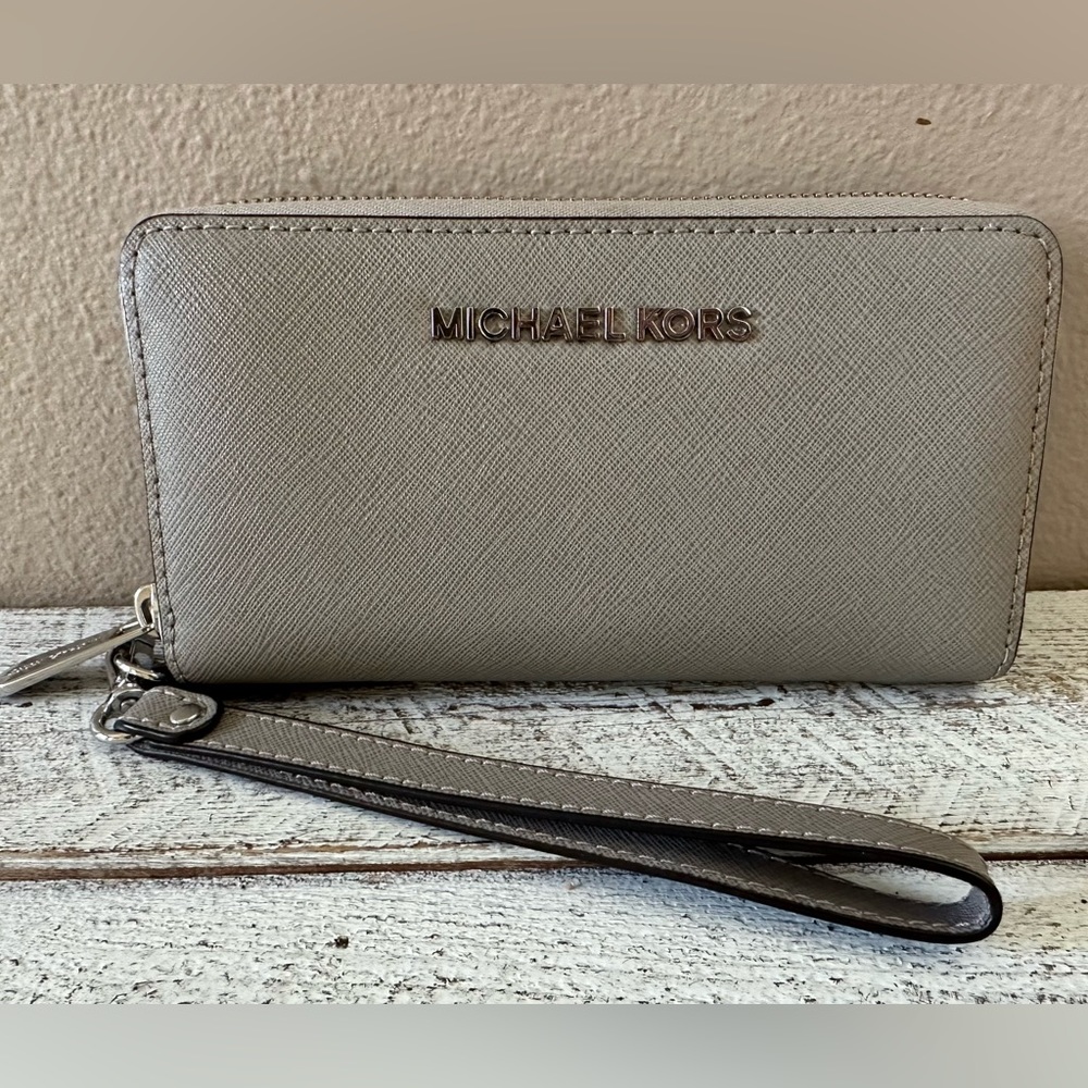 Michael Kors Wristlet